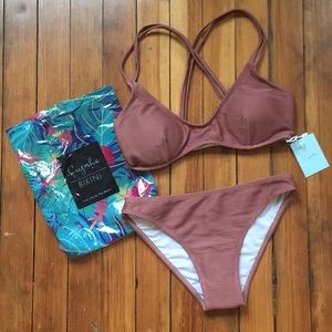 Cupshe Healing Whisper Cross Bikini Set. NWT Sz M.